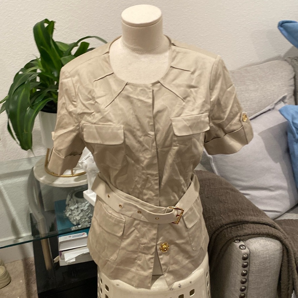 Short sleeve khaki or baige color light‎ blazer